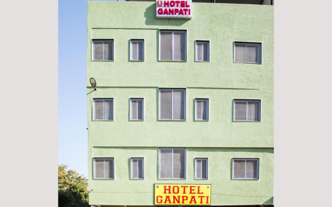 Hotel Ganpati Udaipur Exterior photo